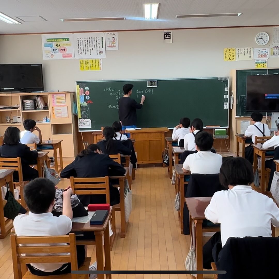 毎度恒例の朝日小学校にて林業の授業をさせて頂きました！元気な子供達ばかりで将来が頼もしいです！________________________________⁡樹木でお困りの方は"株式会社なかの林業"にお任せ下さい！従業員も随時募集中です☘️お問合せはHP、DM、お電話にて！https://nakano-ringyo.jp⁡〒920-2133石川県白山市鶴来大国町西517℡: 076-272-4885fax: 076-272-8745________________________________⁡#伐採 #特殊伐採 #林業 #除草 #主伐 #間伐 #森林経営計画 #森林環境譲与税 #森林管理制度 #スマート林業 #国有林 #県有林 #市有林 #民有林 #公社林 #屋敷林 #素材生産 #造林 #支障木 #線下伐採 #除雪 #石川県 #白山市 #鶴来 #金沢市 #野々市市 #小松市 #能美市 #なかの林業