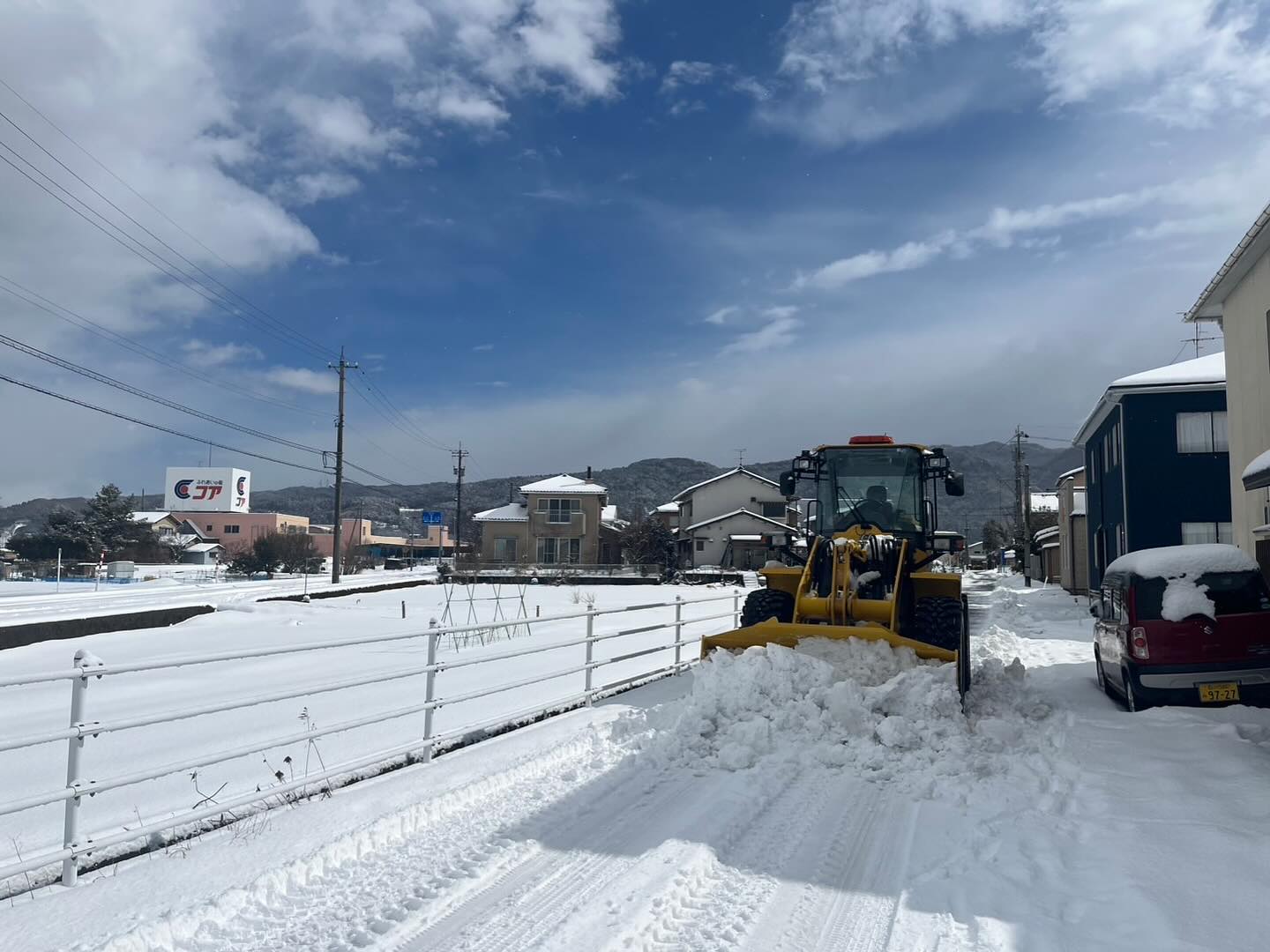 深夜から〜除雪！________________________________⁡樹木でお困りの方は"株式会社なかの林業"にお任せ下さい！従業員も随時募集中です☘️お問合せはHP、DM、お電話にて！https://nakano-ringyo.jp⁡〒920-2133石川県白山市鶴来大国町西517℡: 076-272-4885fax: 076-272-8745________________________________⁡#伐採 #特殊伐採 #林業 #除草 #主伐 #間伐 #森林経営計画 #森林環境譲与税 #森林管理制度 #スマート林業 #国有林 #県有林 #市有林 #民有林 #公社林 #屋敷林 #素材生産 #造林 #支障木 #線下伐採 #除雪 #石川県 #白山市 #鶴来 #金沢市 #野々市市 #小松市 #能美市 #なかの林業